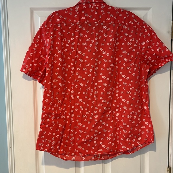 XL Short Sleeved Hawaiian Button Down Shirt - Picture 3 of 3